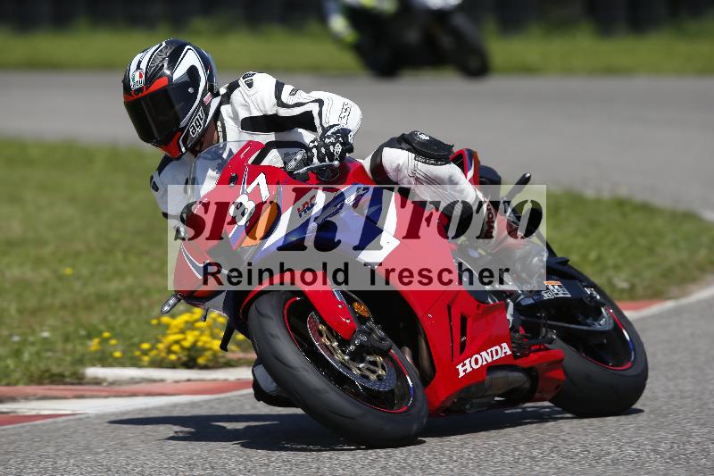 /Archiv-2024/29 12.06.2024 MOTO.CH Track Day ADR/Gruppe rot/87